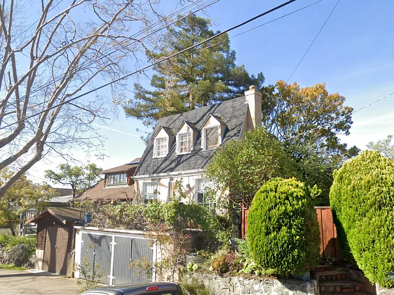 1406 Holly St — Photo 1