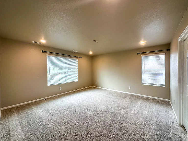 17440 Springfield Dr — Photo 29