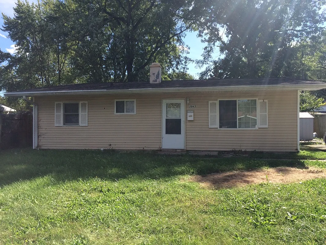3943 Thrush Dr photo 1