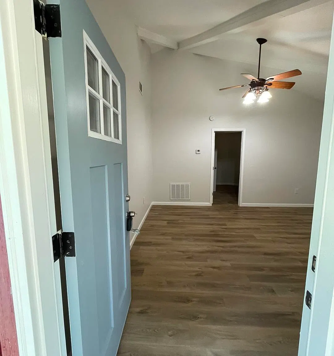 2 bed, 738 sqft, $1,045 — Photo 2
