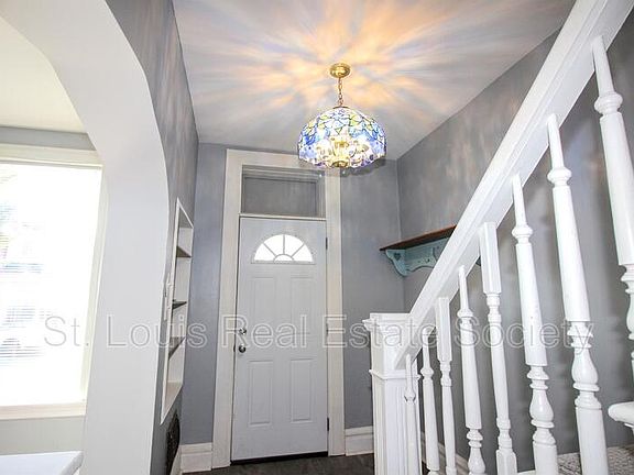 5th image of 825 Bates St