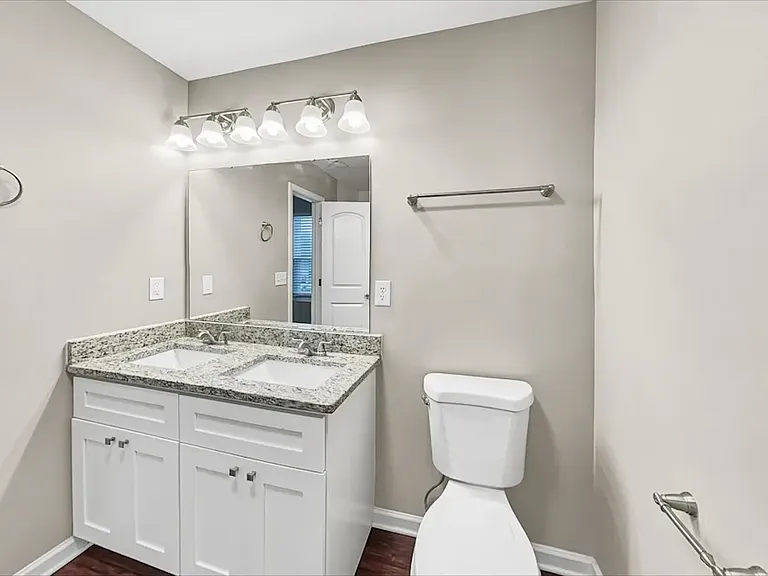 1381 Steven Dr — Photo 7