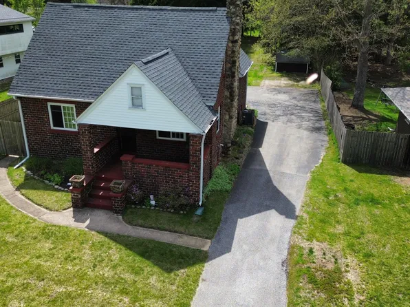 424 Yanke Rd, Trail Creek, IN 46360
