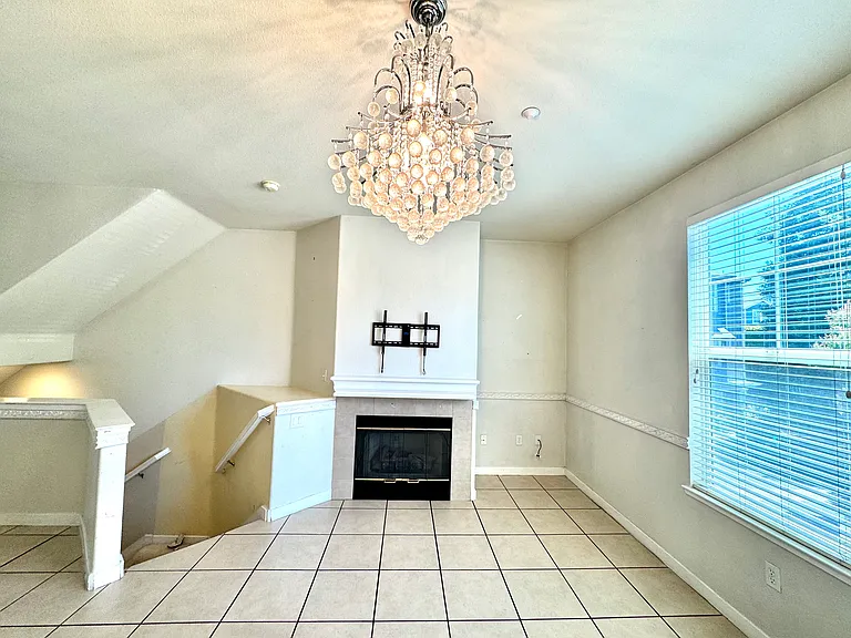719 Veranda Cir — Photo 9