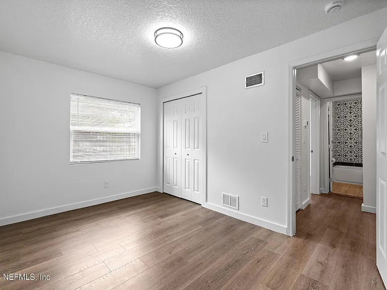 231 E 16th St #1 — Photo 12