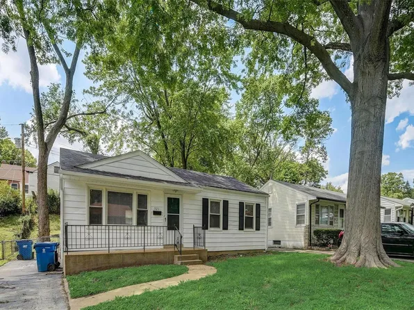 521 Teston Dr, Saint Louis, MO 63135