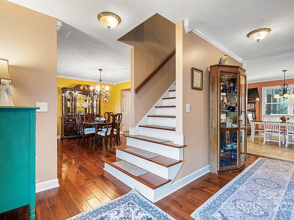4th image of 104 Clearwater Dr