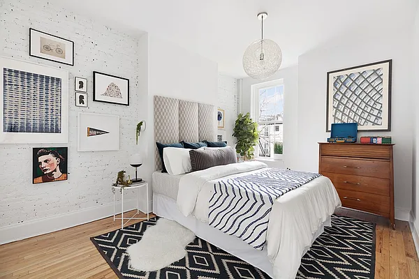 Sold by Compass | media 20