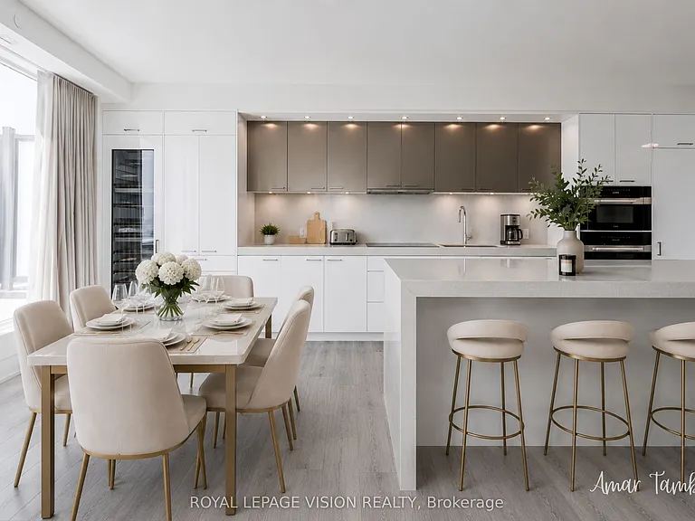 858 Dupont St #728 — Photo 3