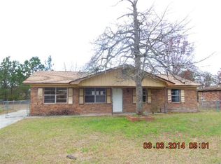 232 Deerwood Dr, Hinesville, GA 31313