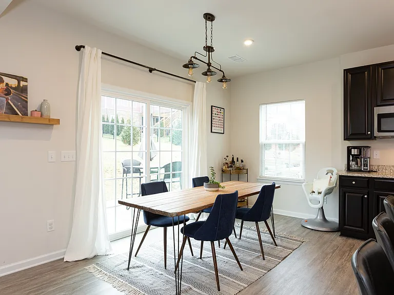 2106 Morton Dr — Photo 18