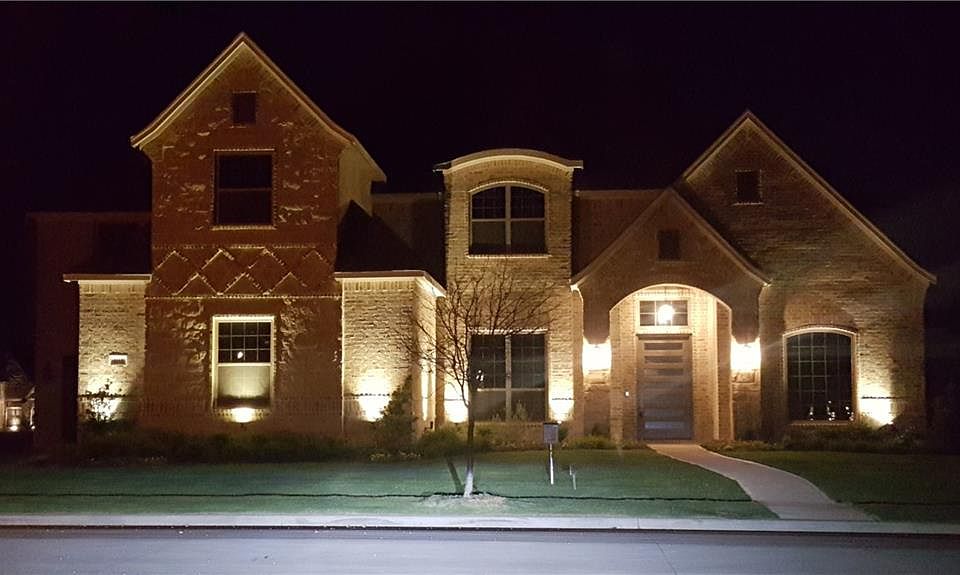 1st image of 1112 La Salle Ln