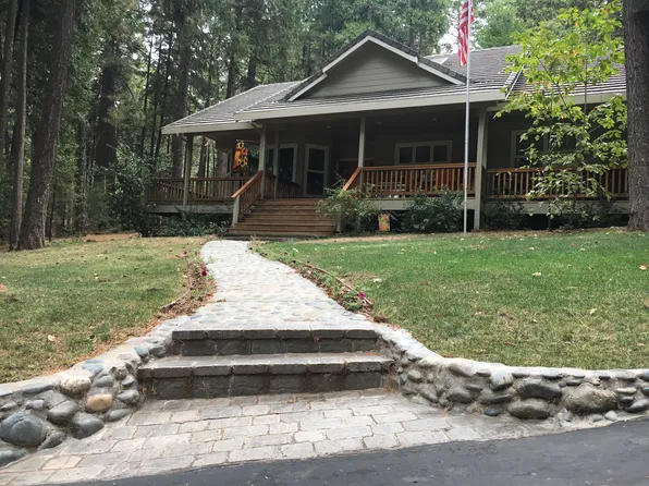 3268 York Ct, Pollock Pines, CA 95726