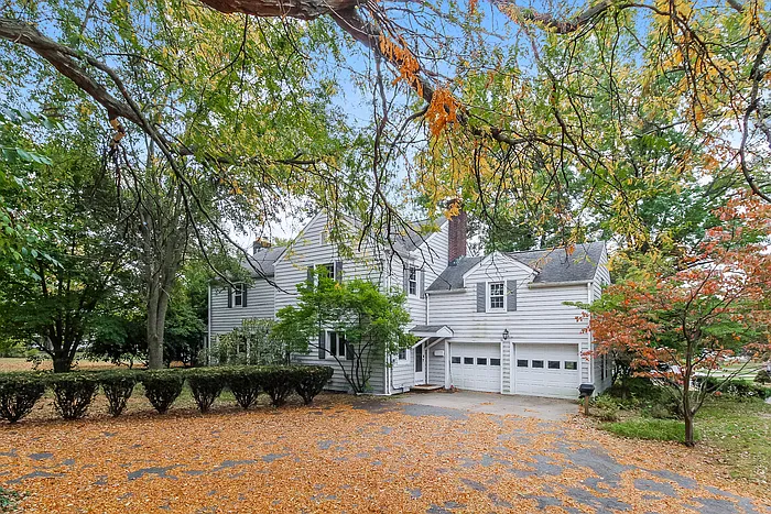 5 bed, 5.5 bath, 3632 sqft, $2,500 — Photo 1