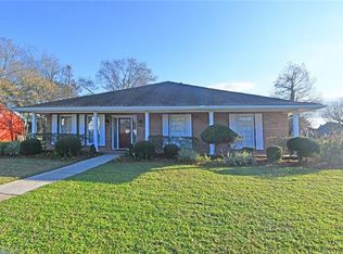 1720 Lake Superior Dr, Harvey, LA 70058