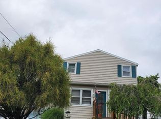 118 Centre St, Freeport, NY 11520