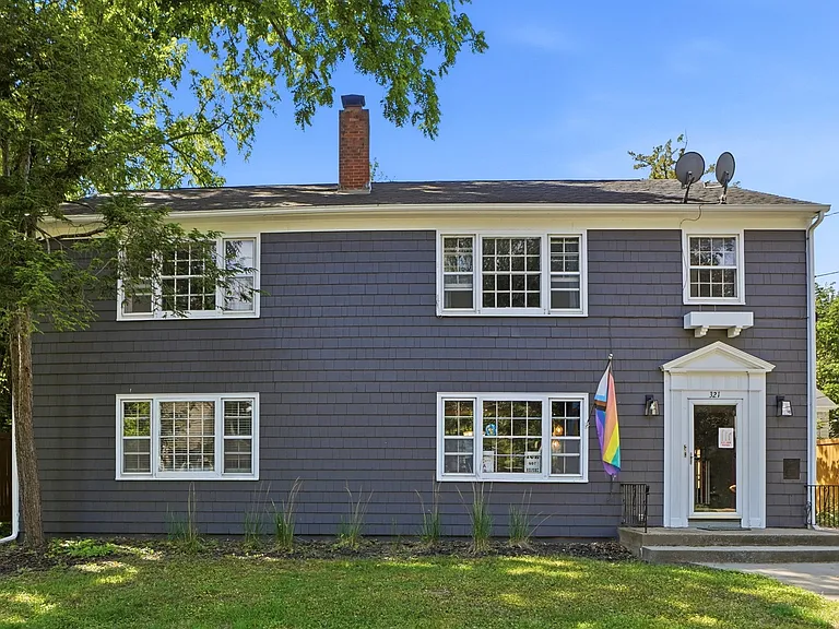 321 McLean St — Photo 44