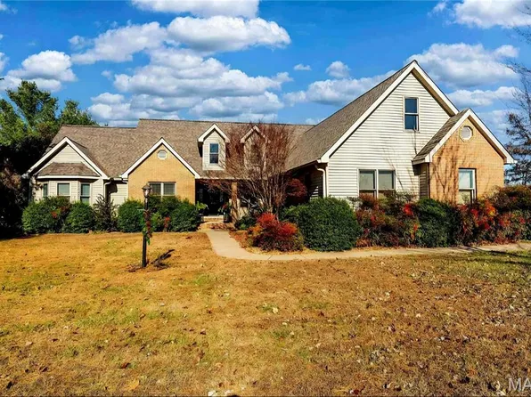 8365 Lonesome Dove Ln, Du Quoin, IL 62832