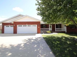 8 Willow Ct, Bethalto, IL