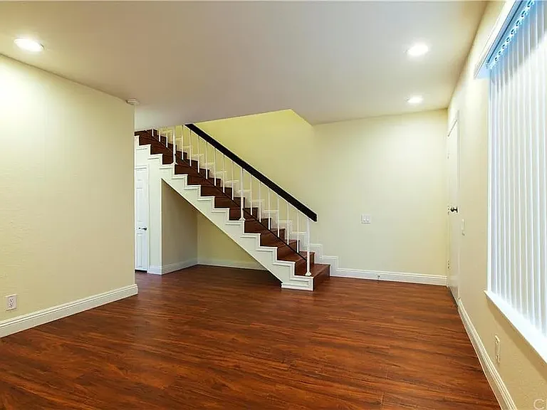 799 Windwood Dr — Photo 3
