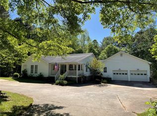 8590 Hearn Rd, Chattahoochee Hills, GA 30268