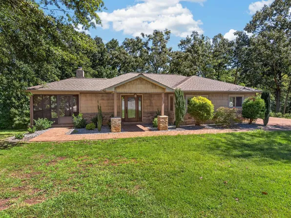 117 Edgewood Ave, Landrum, SC 29356