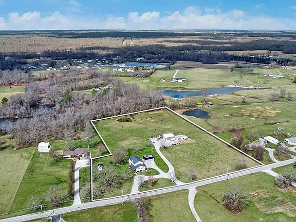 3rd image of 7616 Plateau Rd