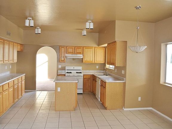 5th image of 3641 W Bellewood Pl