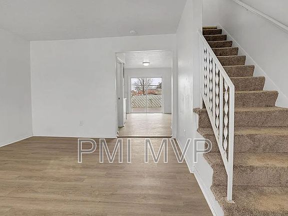 3rd image of 4044 Carlton Ave Unit 4044