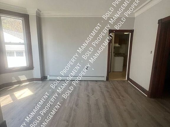 3rd image of 423 Jonestown Rd #2