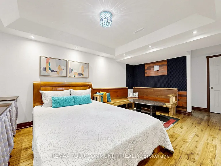 32 Soho Cres #BASEMENT — Photo 18