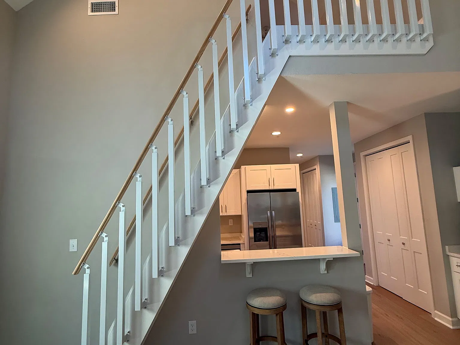 2 bed, 1200 sqft, $2,200 — Photo 4