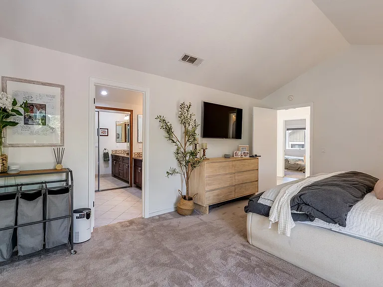 70 Mariani Ct — Photo 28