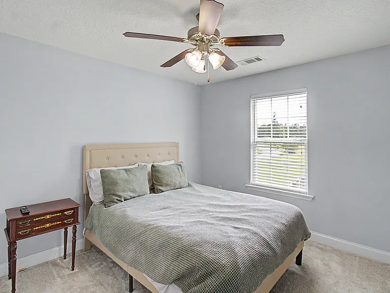151 Lincoln Way NE — Photo 19