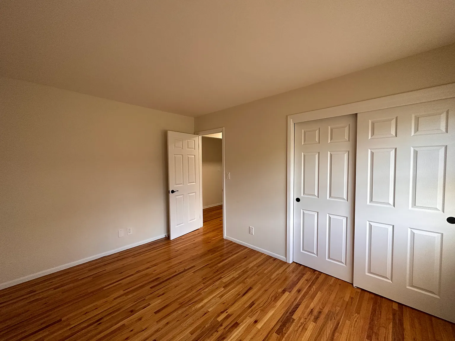 2 bed, 900 sqft, $2,750 — Photo 4