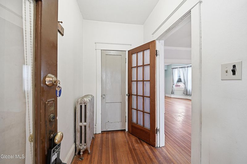 3rd image of 1834 6th Avenue