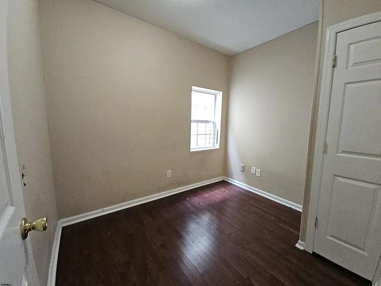 522 N Indiana Ave — Photo 11