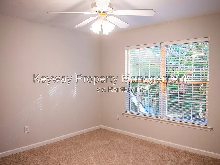 242 Stonington Dr — Photo 22