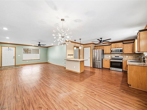 5th image of 67 Red Pine Dr