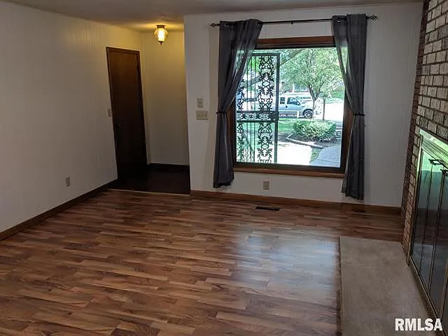 2419 Delaware Dr — Photo 17