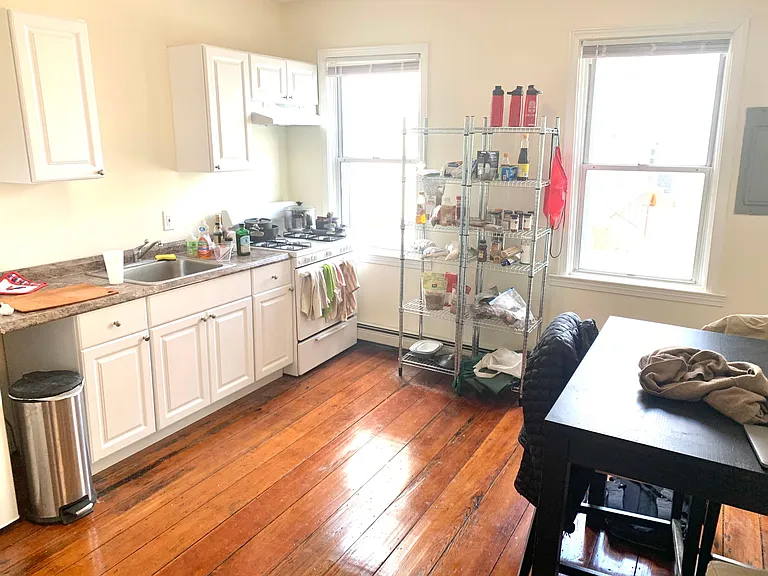 59 Preston St #1L — Photo 2