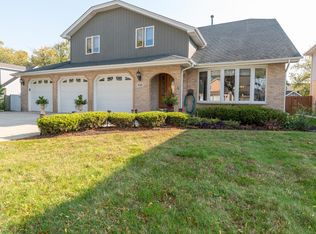 443 N Tara Ln, Addison, IL 60101