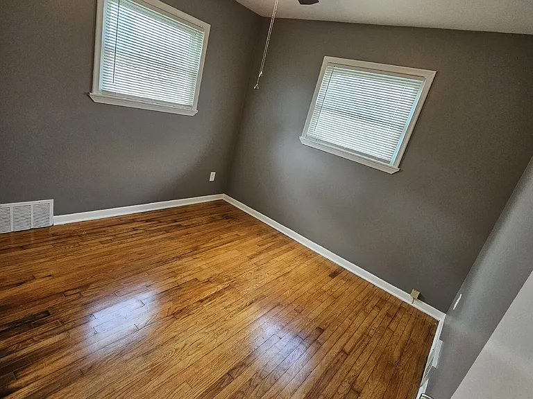 14611 Jacob Ave — Photo 16