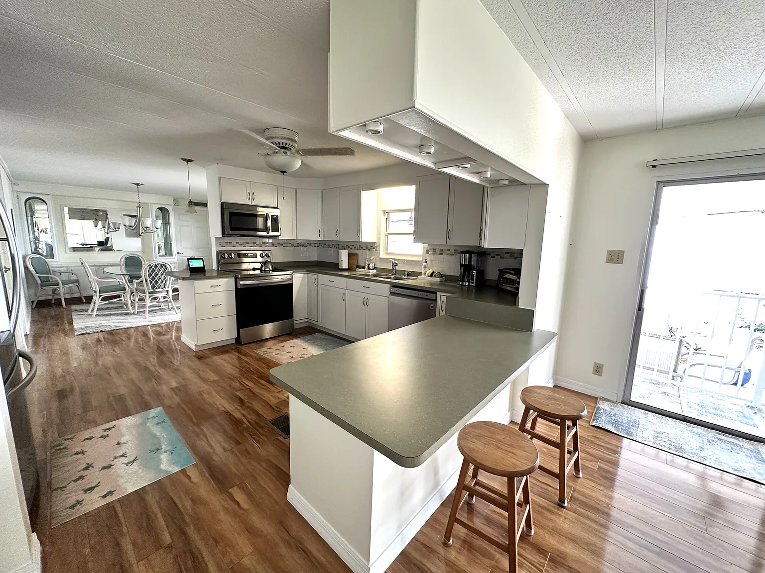 2 bed, 1319 sqft, $2,900 — Photo 4