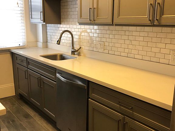 5th image of 1000 Powell St APT 42