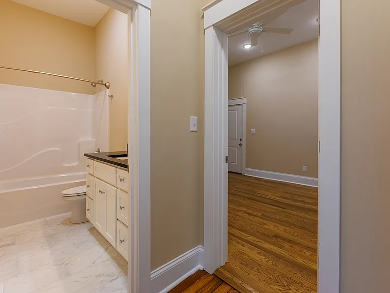 716 W Maxwell St #1 — Photo 9