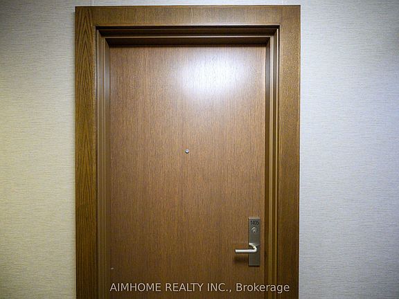 5th image of 386 Yonge St #1405