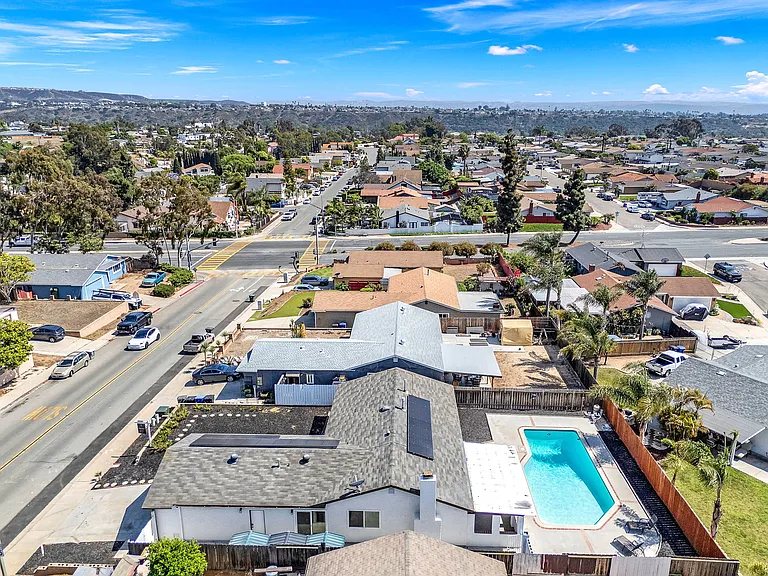 1472 Loma Ln — Photo 45