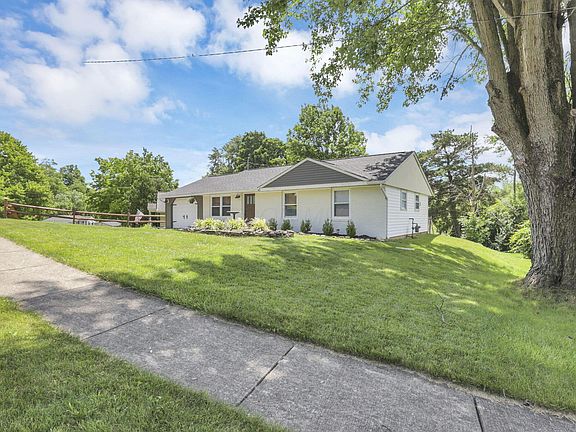 5th image of 25 Lewis Dr