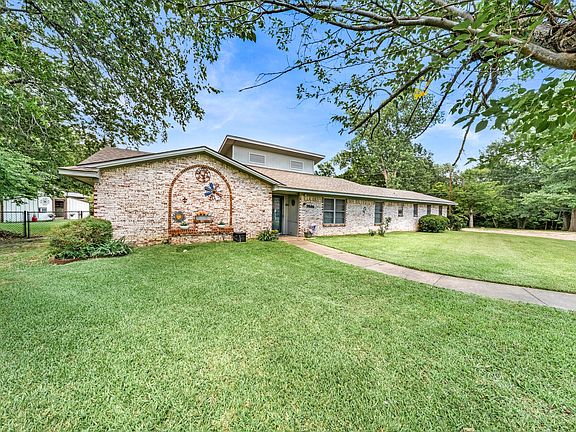 2nd image of 2826 Birchwood Ln